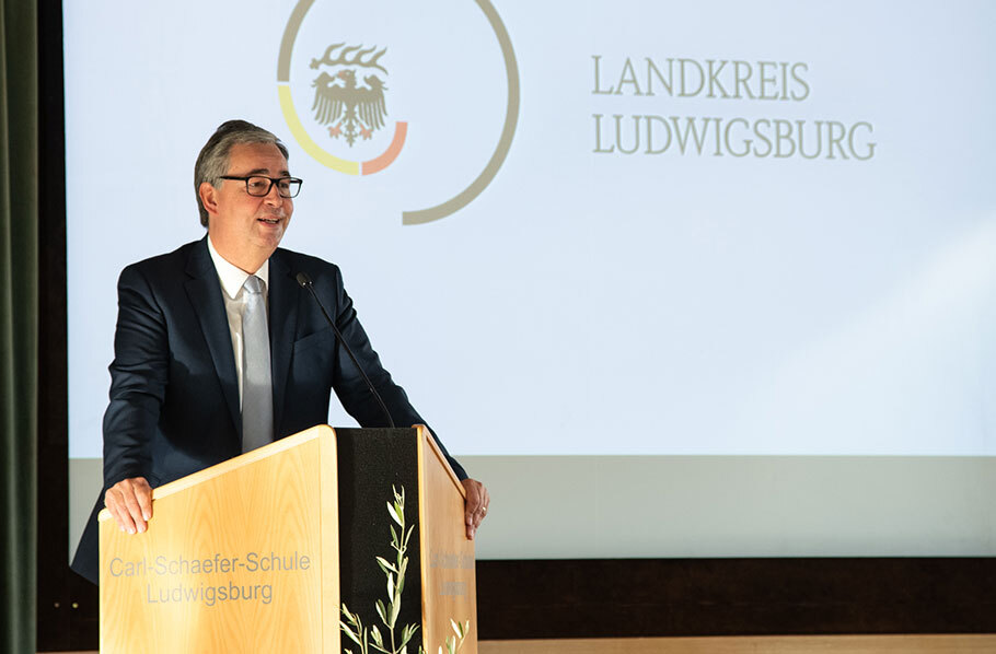 Herr Landrat Dietmar Allgaier bei seiner Festrede