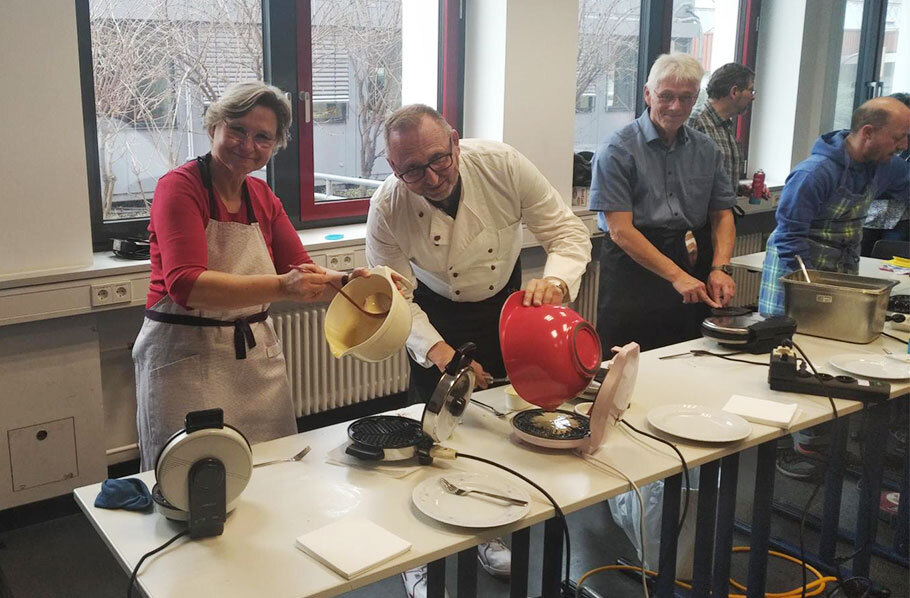 Unsere Schulleiterin "Hand in Hand" mit den Abteilungsleitern