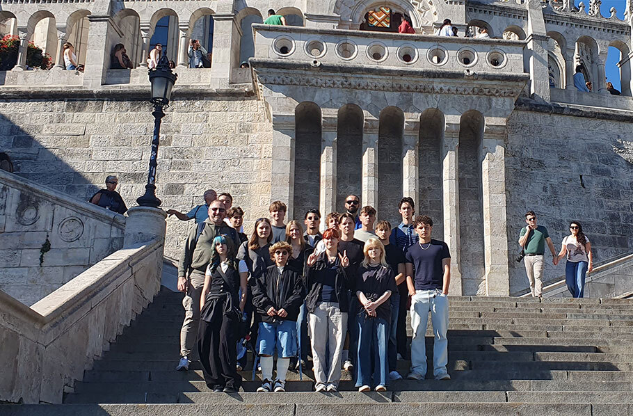 Die Gruppe mit ihren begleitenden Lehrern in Budapest