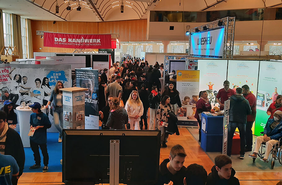 CarlSchaeferSchule Das AVdual besucht die bam 2024