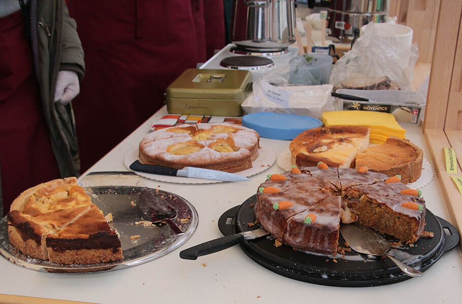 Kuchenverkauf für die Ukraine